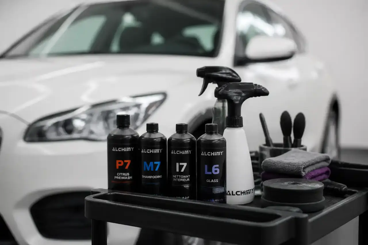 Nettoyage automobile professionnel : les produits et méthodes pour une rénovation sans compromis